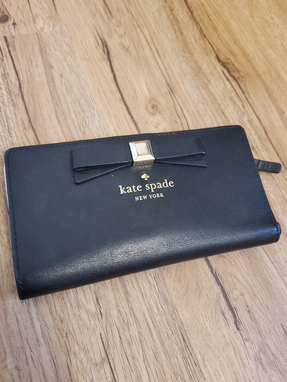Kate Spade New York Black Bow Wallet Card Holder Zipper Back